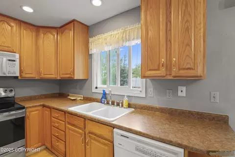 10840 Goodpaster Cir, Eagle River, AK 99577 photo 14