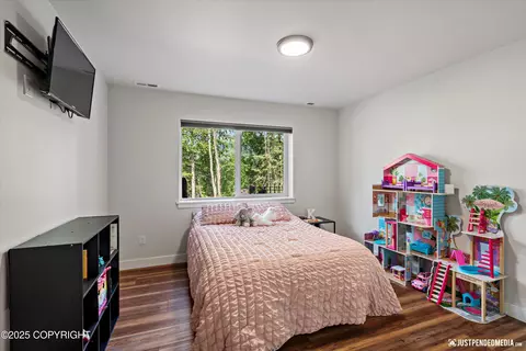Bedroom - 8727 Turlock Dr, Eagle River, AK 99577 photo 4 of 7