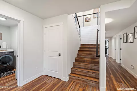 Entry Way - 8727 Turlock Dr, Eagle River, AK 99577 photo 5 of 7