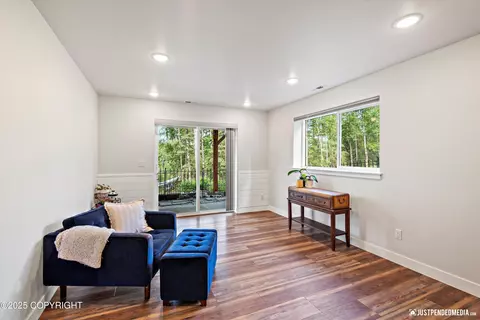 Living - 8727 Turlock Dr, Eagle River, AK 99577 photo 6 of 7