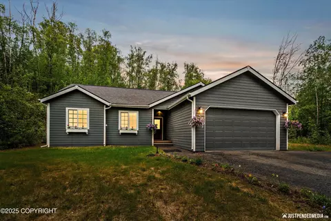 1801 N Buckeye Ln, Wasilla, AK 99654