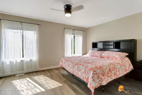 Bedroom - 20532 Pine Crest Ln, Eagle River, AK 99577 photo 1 of 6