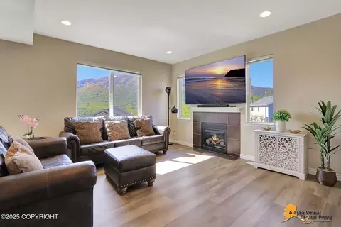 Living - 20532 Pine Crest Ln, Eagle River, AK 99577 photo 1 of 5