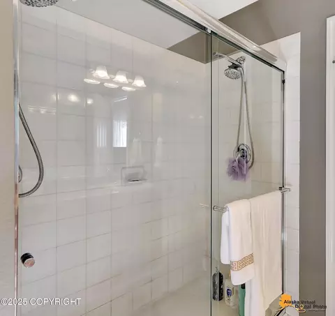 Bath - 20532 Pine Crest Ln, Eagle River, AK 99577 photo 3 of 5