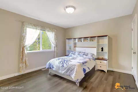 Bedroom - 20532 Pine Crest Ln, Eagle River, AK 99577 photo 3 of 6