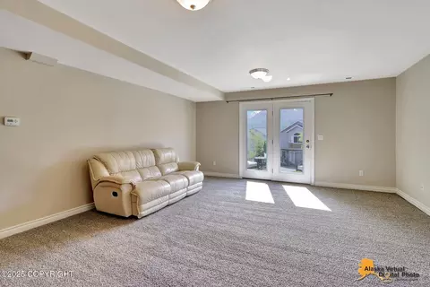 Living - 20532 Pine Crest Ln, Eagle River, AK 99577 photo 4 of 5