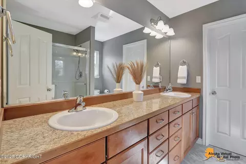 Bath - 20532 Pine Crest Ln, Eagle River, AK 99577 photo 2 of 5