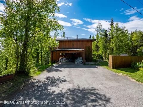 11730 Broadwater Dr, Eagle River, AK 99577 photo 3