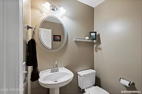 8331 E 12th Ct, Anchorage, AK 99504 photo 7