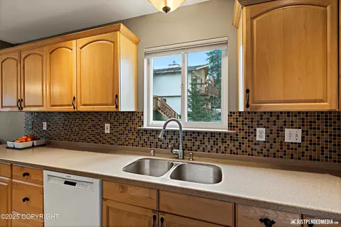8331 E 12th Ct, Anchorage, AK 99504 photo 20