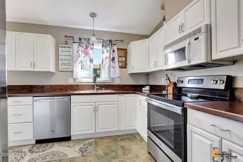Kitchen - 3040 Rosalind Loop, Anchorage, AK 99507 photo 1 of 3