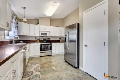 Kitchen - 3040 Rosalind Loop, Anchorage, AK 99507 photo 3 of 3