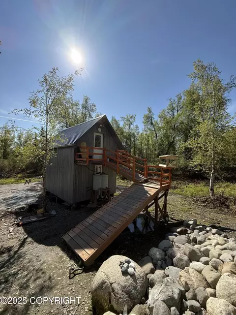25081 S Homestead Rd, Trapper Creek, AK 99683