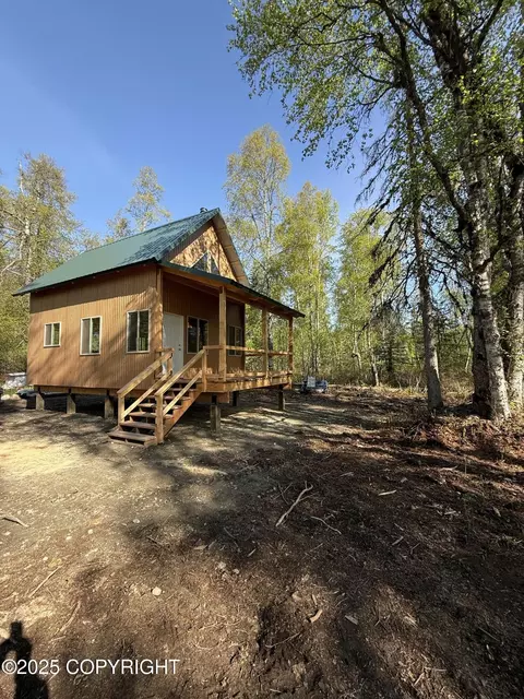 25129 S Homestead Rd, Trapper Creek, AK 99683