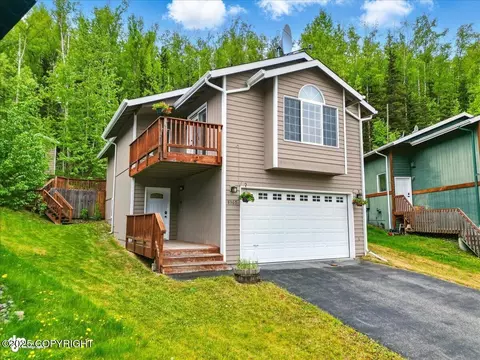 8960 Meadow Park Cir, Eagle River, AK 99577