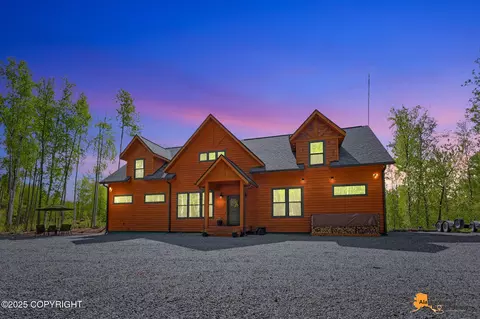 52130 S Golden Eagle Dr, Willow, AK 99688