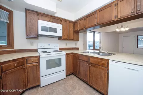 Kitchen - 4063 E 20th Ave # D54, Anchorage, AK 99508 photo 2 of 2