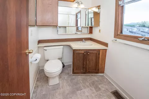 Bath - 4063 E 20th Ave # D54, Anchorage, AK 99508 photo 3 of 4
