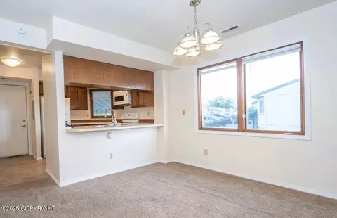 Dining - 4063 E 20th Ave # D54, Anchorage, AK 99508 photo 1 of 1