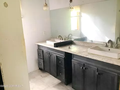 Bath - 2781 E Fairview Loop, Wasilla, AK 99654 photo 2 of 3