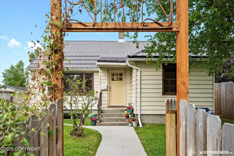 1310 G St, Anchorage, AK 99501