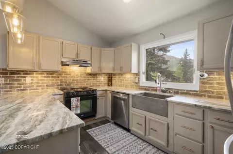 Kitchen - 19113 Sarichef Loop, Eagle River, AK 99577 photo 3 of 5