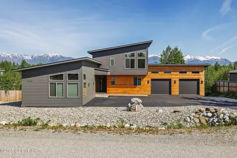 9475 E Spring Creek Cir, Palmer, AK 99645