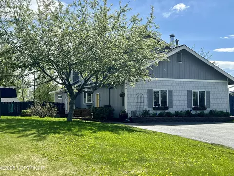 379 Katmai Ave, Soldotna, AK 99669