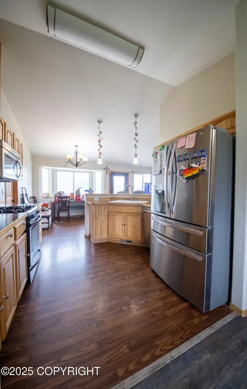 Kitchen - 14028 E Jersey Loop, Palmer, AK 99645 photo 2 of 3