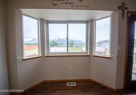 Living - 14028 E Jersey Loop, Palmer, AK 99645 photo 2 of 2