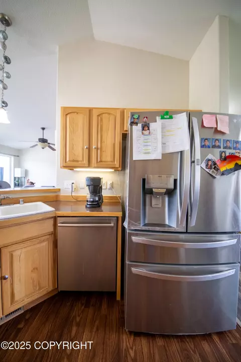 Kitchen - 14028 E Jersey Loop, Palmer, AK 99645 photo 3 of 3