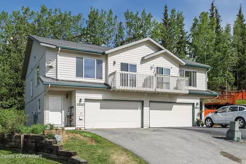 8960 Northwood Park Cir, Eagle River, AK 99577
