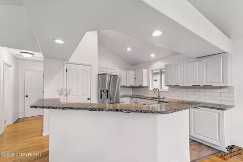 Kitchen - 19002 Mountain Point Cir, Eagle River, AK 99577 photo 3 of 4