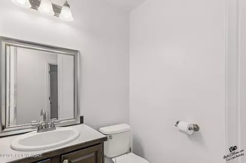 Bath - 19002 Mountain Point Cir, Eagle River, AK 99577 photo 4 of 5