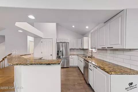 Kitchen - 19002 Mountain Point Cir, Eagle River, AK 99577 photo 2 of 4