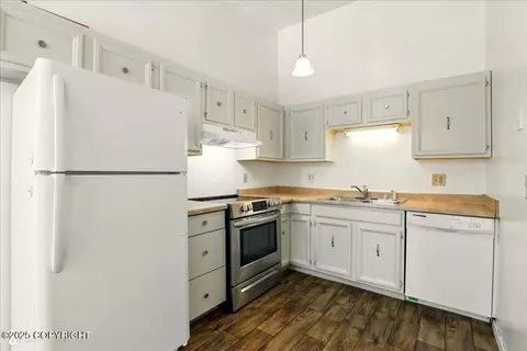 Kitchen - 310 312 Bolin St, Anchorage, AK 99504 photo 1 of 2