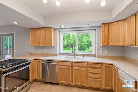 Kitchen - 18864 Mountain Rd, Chugiak, AK 99567 photo 1 of 1