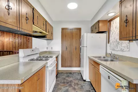 Kitchen - 268 Fireoved Dr, Anchorage, AK 99508 photo 1 of 3