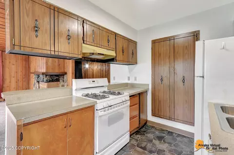 Kitchen - 268 Fireoved Dr, Anchorage, AK 99508 photo 3 of 3