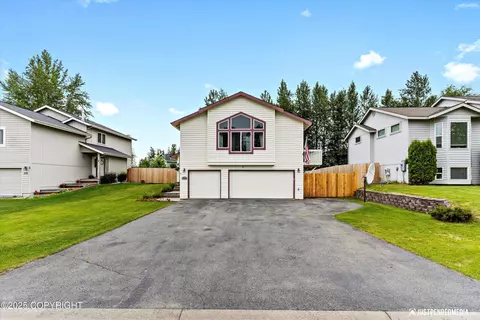 1105 W Granville St, Palmer, AK 99645