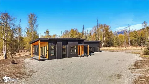 10362 N Hatchers Flight Loop, Palmer, AK 99645