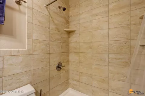 Bath - 12944 Ridgeview Dr, Anchorage, AK 99516 photo 2 of 3