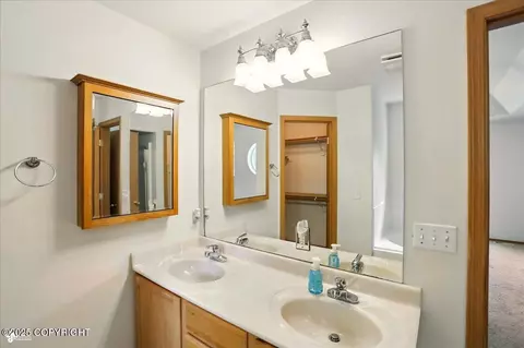 Bath - 22030 Birch Creek Dr, Chugiak, AK 99567 photo 4 of 8