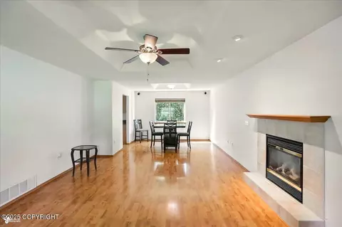Living - 22030 Birch Creek Dr, Chugiak, AK 99567 photo 2 of 4