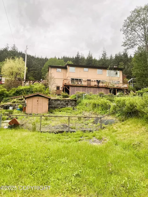 640 5th St, Douglas, AK 99824