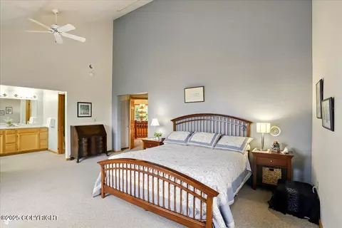 Bedroom - 10141 Middlerock Rd, Anchorage, AK 99507 photo 4 of 8