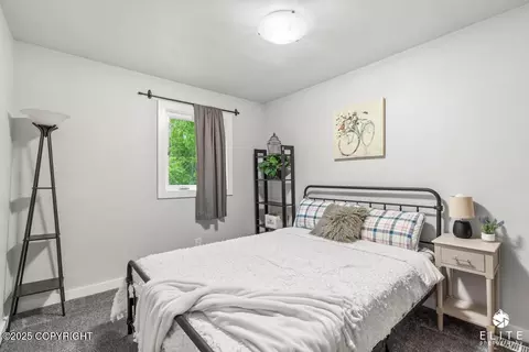 Bedroom - 19920 Tulwar Dr, Chugiak, AK 99567 photo 2 of 4