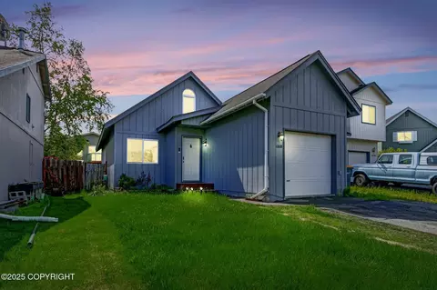 4160 Crannog St, Anchorage, AK 99502