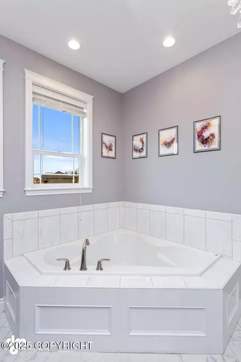Bath - 5044 E Loft Cir, Wasilla, AK 99654 photo 2 of 6