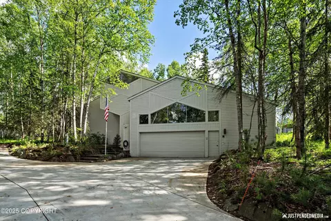 4225 London Cir, Anchorage, AK 99504